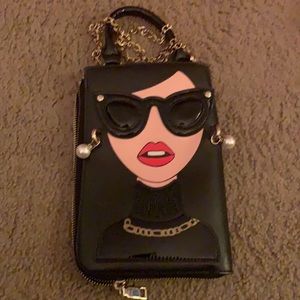 Cute crossbody with gold chain strap